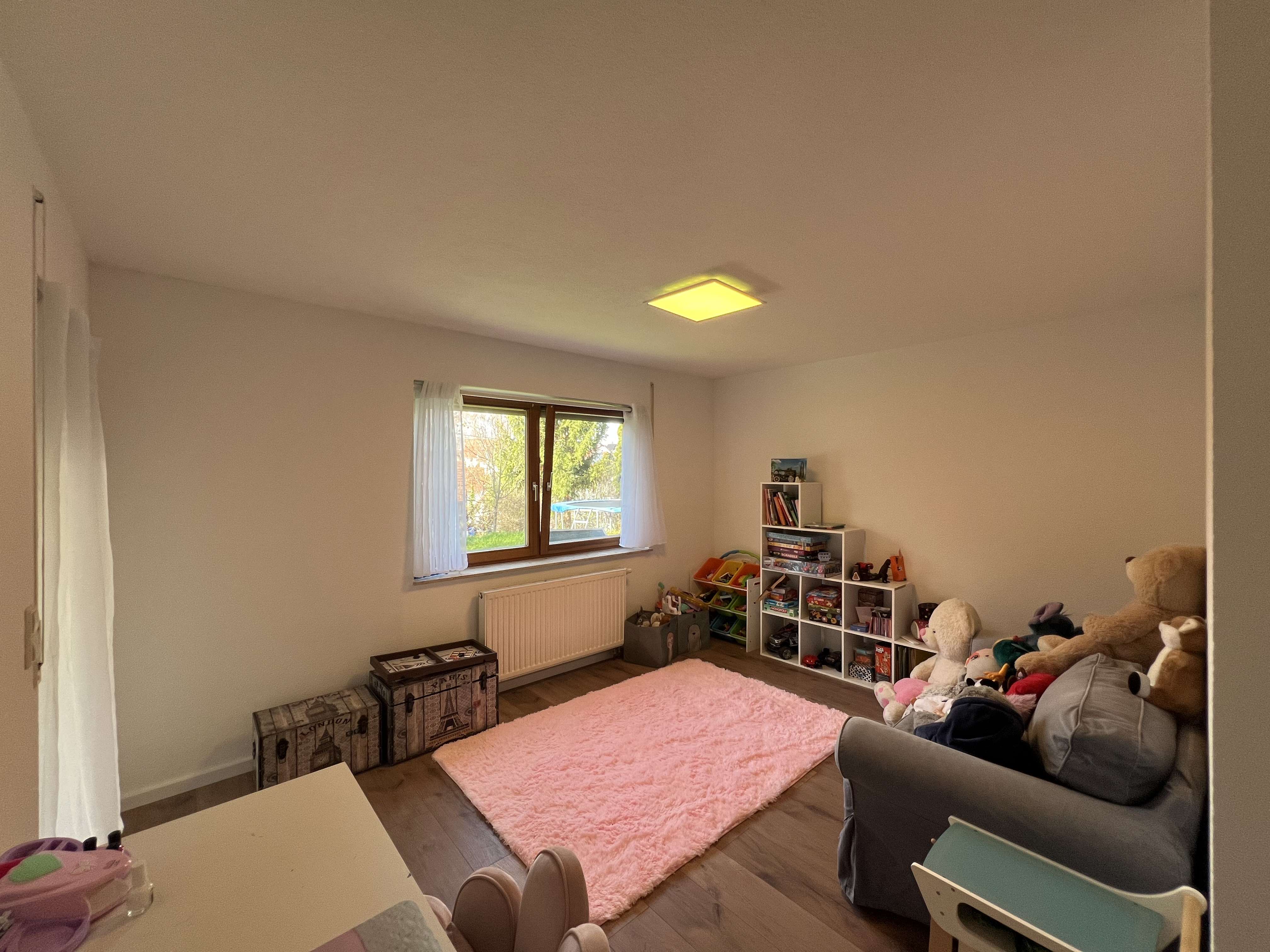 Immobilie in Dunningen - Familientraum in bevorzugter Wohnlage - Charmantes Zweifamilienhaus mit Einliegerwohnung - Bild 3