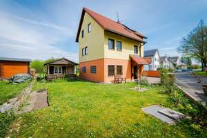 Bad Homburg Ober-Erlenbach: Freistehendes Einfamilienhaus mit Garten & zwei Garagen – Die vollständige Adresse der Immobilie erhältst du vom Anbieter., 61352 Bad Homburg vor der Höhe – Vorschaubild 3