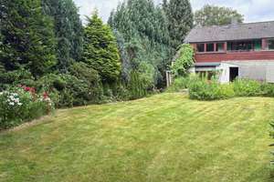 Viel Platz für neue Ideen und individuelle Wohnträume: Ein Haus mit Charakter und großem Garten! – Die vollständige Adresse der Immobilie erhältst du vom Anbieter., 22145 Rahlstedt, Hamburg – Vorschaubild 2
