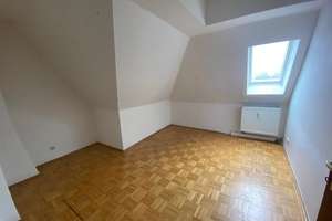 Großzügige Dachgeschoßwohnung - viel Platz für die junge Familie – Waterloostr. 49, 45141 Nordviertel, Essen – Vorschaubild 1