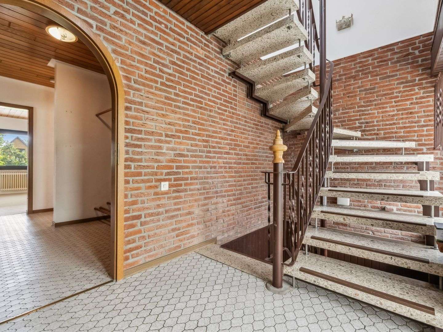 Immobilie in Idstedt - Schönes und großzügiges Einfamilienhaus in ruhiger Lage von Idstedt - Bild 2