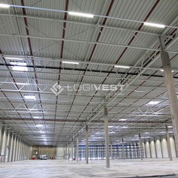 Leistungsfähige Logistikfläche für effizienten Warenumschlag