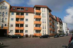 Modernes 1,5 Zimmer-Apartment mit Einbauküche und Balkon in Uni-Nähe zu vermieten – Papenburg-Privatweg 8, 39106 Magdeburg – Vorschaubild 1