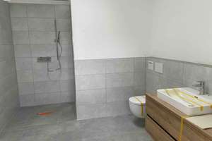Penthouse-Feeling mit toller Dachterrasse
Neubau im 2. OG in Ingolstadt-Mailing
mit TG und Aufzug! – Brunellenstraße 8, 85055 Mailing, Ingolstadt – Vorschaubild 11