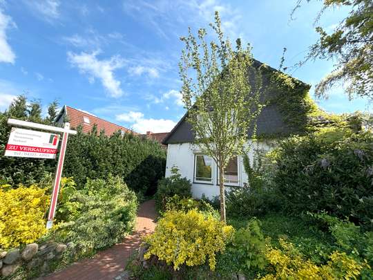 ***Einfamilienhaus mit Einliegerwohnung in ruhiger gefragter Lage*** (RÖMBKE IMMOBILEN KG)