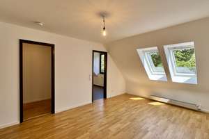 Lichtdurchflutete  Dachgeschoss-Maisonette-Galerie-Wohnung mit 5 Zimmer, Loggia, 3 Bäder und Kamin – Robert-Stolz-Str. 15, 40470 Mörsenbroich, Düsseldorf – Vorschaubild 10