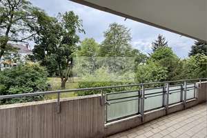 Renovierte Wohnung mit Südloggia, Einbauküche und TG-Stellplatz – Becherstr. 3, 80686 Sankt Ulrich, München – Vorschaubild 4