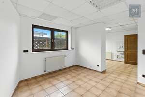 Großes Anwesen mit besonderer Architektur und Weitblick! Ideal für Großfamilien & Mehrgenerationen – Die vollständige Adresse der Immobilie erhältst du vom Anbieter., 61267 Neu-Anspach – Vorschaubild 32