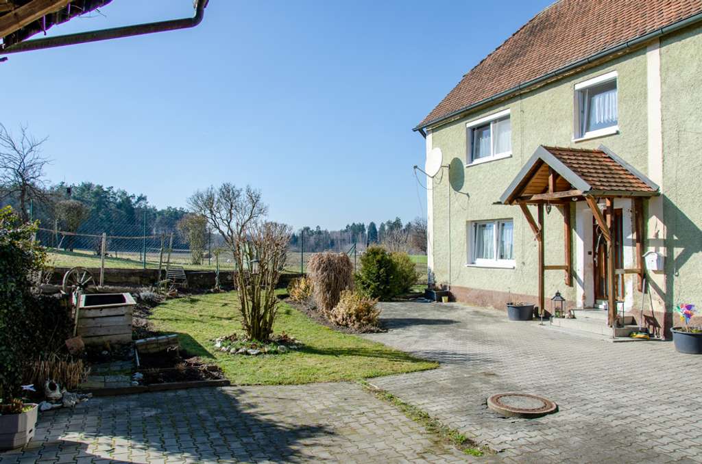 Immobilie in Vilseck - Gemütliches Haus mit Garage, Scheune und Entwicklungsmöglichkeiten - Bild 2