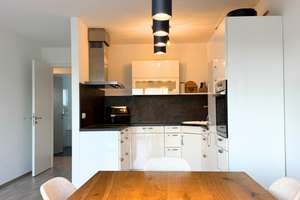 ZEITLOSE ELEGANZ TRIFFT URBANE LEBENSQUALITÄT - Moderne 3-Zimmer-WHG mit EBK, Aufzug, Balkon und TG – Die vollständige Adresse der Immobilie erhältst du vom Anbieter., 63225 Langen (Hessen) – Vorschaubild 1