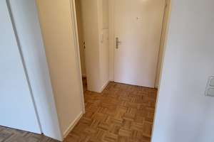 Schöne, modernisierte 2-Zimmer-Wohnung mit Balkon in attraktiver Innenstadtlage – Provinostraße 8, 86153 Am Schäfflerbach, Augsburg – Vorschaubild 2