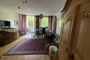 HÜBSCHES ZUHAUSE! Helle, ruhig gelegene 3-Zimmer-Wohnung mit Loggia, Swimmingpool auf dem Dach! – Breslauer Straße 18, 89231 Neu-Ulm – Vorschaubild 3