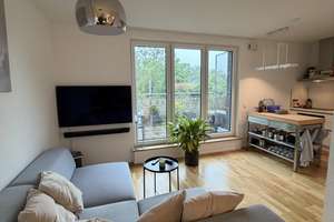 Exklusive 2-Zimmer Dachgeschosswohnung mit großem Balkon und unverbaubarem Ausblick – Die vollständige Adresse der Immobilie erhältst du vom Anbieter., 50733 Nippes (Ortsteil), Köln – Vorschaubild 1