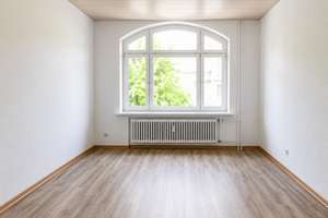 Altbaucharme in Kiel-Gaarden: helle 3-Zimmer-Wohnung mit 2 Balkonen – WG-geeignet – Die vollständige Adresse der Immobilie erhältst du vom Anbieter., 24143 Gaarden-Ost, Kiel – Vorschaubild 7