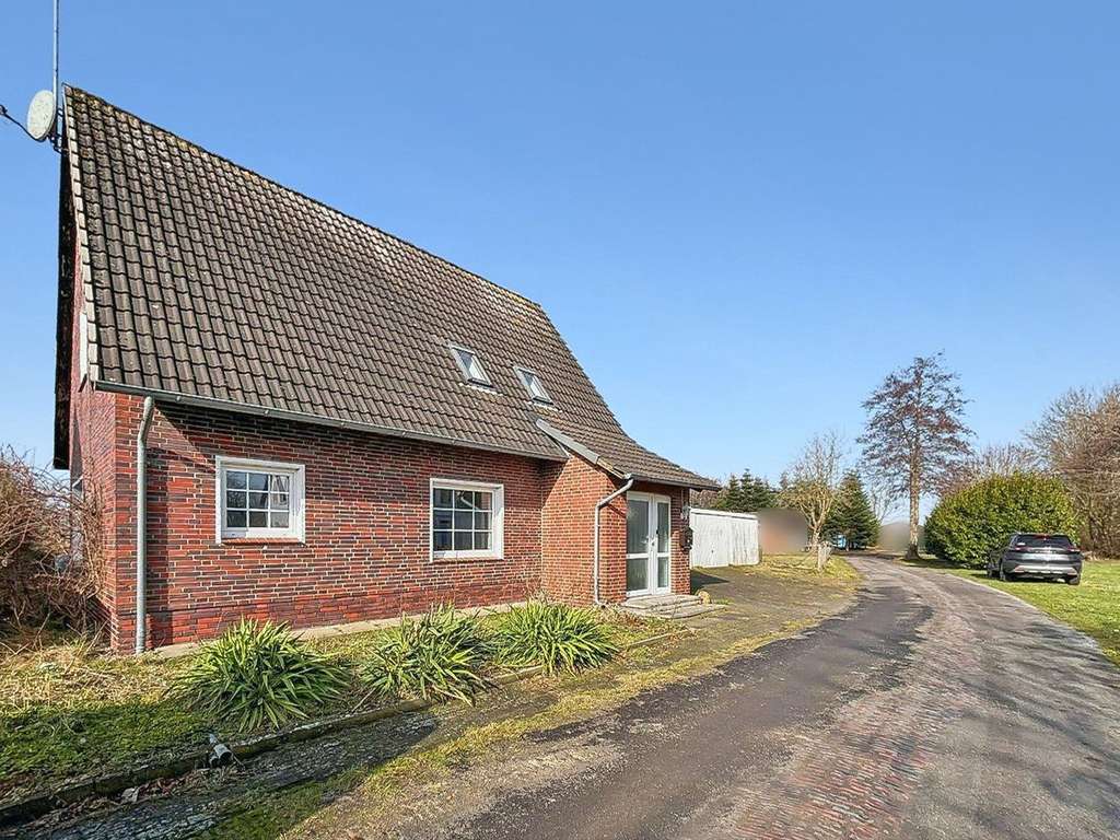 Immobilie in Butjadingen - Feines Wohnhaus auf ca. 1.527 m² Grund mit Sanierungsbedarf in Eckwarden nahe Nordseebad Tossens - Bild 0