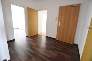 vermietet: Gutgeschnittene 4 Zimmerwohnung mit Balkon und Blick ins Grüne! – Talstraße 62, 9117 Reichenbrand, Chemnitz – Vorschaubild 3