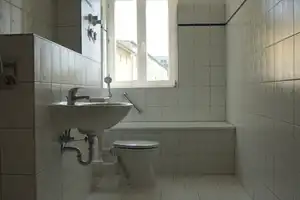 ERSTBEZUG NACH RENOVIERUNG # 2 ZIMMER-WOHNUNG # MIT BALKON # AM HANSEPLATZ! – Reißhausstraße 15, 99085 Erfurt – Vorschaubild 9