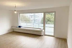 Renovierte Wohnung in Oberkassel – Kyffhäuser Str. 4, 40545 Düsseldorf – Vorschaubild 1