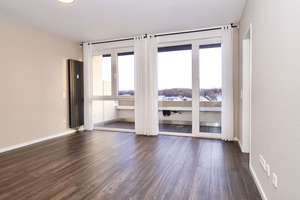 Modernisierte 1,5-Zimmer-Wohnung, Balkon, Stellplatz, E-Ladesäule