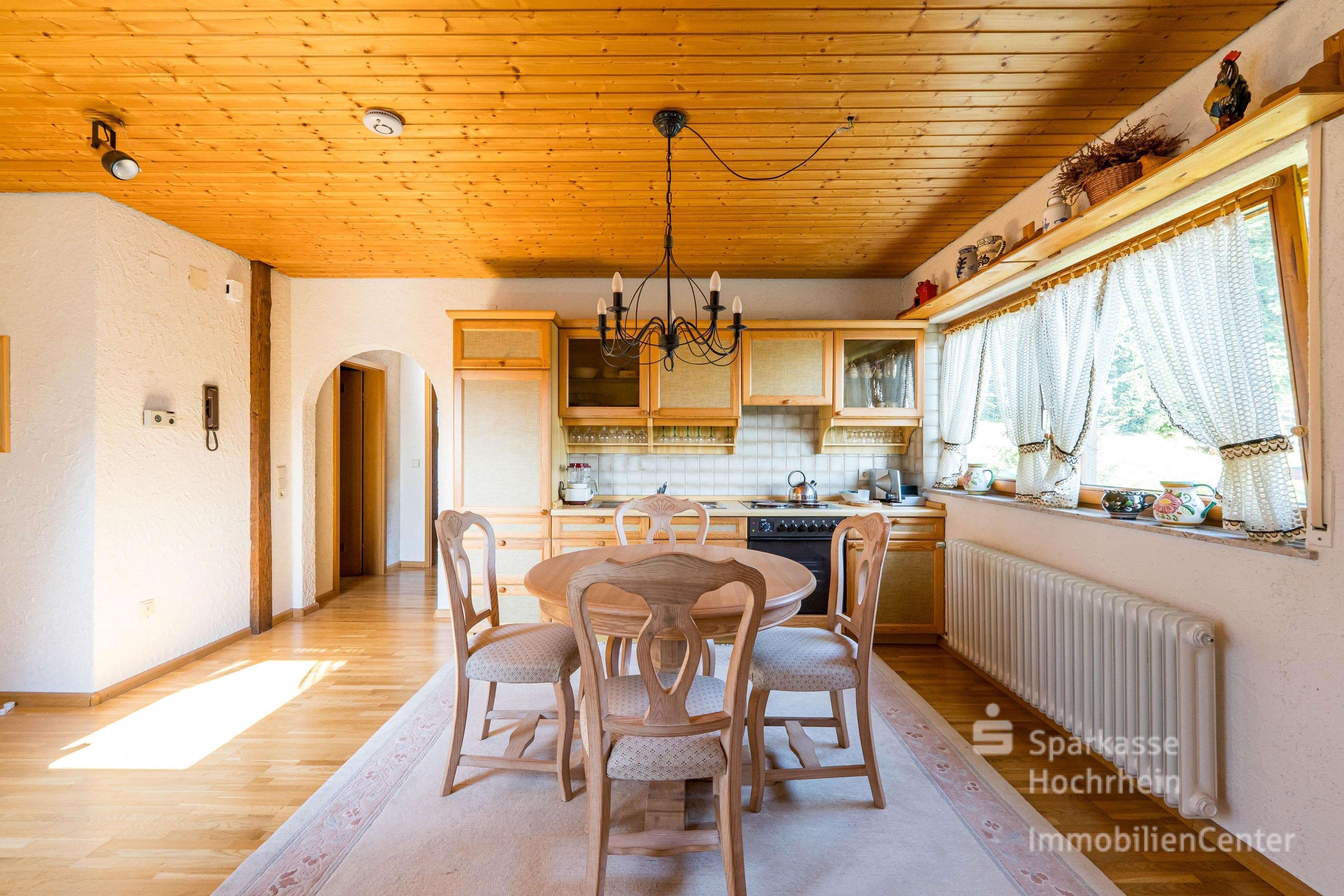 Immobilie in Herrischried - Lichtdurchflutete DG-Wohnung mit traumhafter Dachterrasse - u.a. perfekt als Ferienwohnung - Bild 0