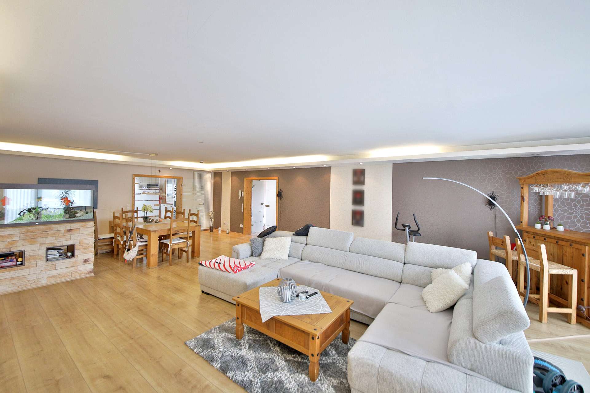 Immobilie in Buggingen - Vielseitiges Wohn- und Geschäftshaus in Buggingen – stilvoll wohnen und arbeiten unter einem Dach - Bild 1