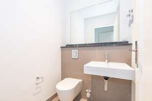 Einbauküche inklusive: 2 Zimmer und 2 Balkone! Provisionsfrei und bezugsfertig! – Die vollständige Adresse der Immobilie erhältst du vom Anbieter., 10823 Schöneberg, Berlin – Vorschaubild 12