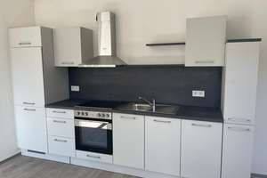 Modernes Appartement mit Einbauküche, Loggia und Stellplatz – Hohensteiner Straße 44, 9366 Stollberg/Erzgebirge – Vorschaubild 4