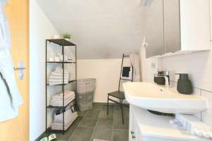 Wohnhaus mit drei Wohnungen, Doppelgarage und mehrere Stellplätze – Die vollständige Adresse der Immobilie erhältst du vom Anbieter., 89604 Allmendingen – Vorschaubild 32