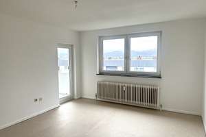 Helle, gemütliche 2-Zimmerwohnung mit Balkon, Stellplatz und Blick ins Grüne! – Die vollständige Adresse der Immobilie erhältst du vom Anbieter., 65527 Niedernhausen – Vorschaubild 2