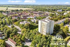 Ruhig. Grün. Hell. 3 ZKB im EG mit 2 Loggien und 2 TG-Boxen in Hochzoll-Süd inkl. EBK, Kunststofff. – Die vollständige Adresse der Immobilie erhältst du vom Anbieter., 86163 Hochzoll-Süd, Augsburg – Vorschaubild 4
