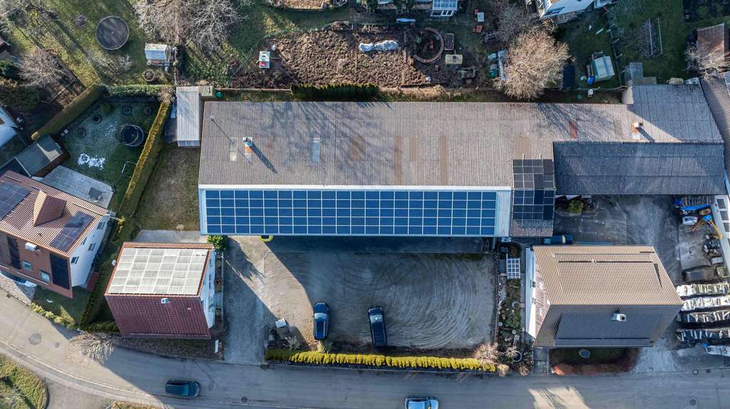 Immobilie in Kaisersbach - Einfamilienhaus mit Lagerhalle und Erweiterungsfläche - Bild 3