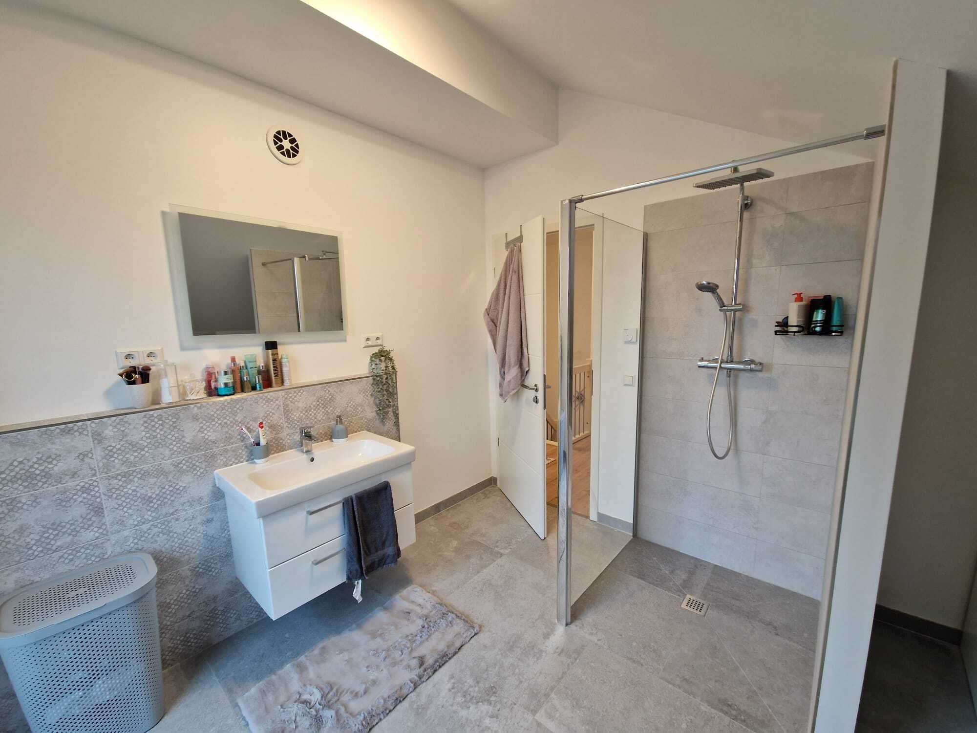 Immobilie in Modautal - Viele Nutzungsmöglichkeiten: energieeffizientes Zweifamilienhaus mit traumhaftem Ausblick  - Bild 1