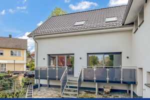 Sie suchen etwas Besonderes? Neuwertige Doppelhaushälfte mit moderner Architektur! – Am Thie 04 A, 49186 Osnabrück (Kreis) – Vorschaubild 1