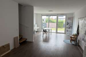 Besichtigung Samstag 15.08.26  von 10-11 Uhr Reihenhaus in sehr schöner Lage, noch nie bewohnt – Hintere Straße 56a, 90768 Atzenhof, Burgfarrnbach, Fürth – Vorschaubild 6