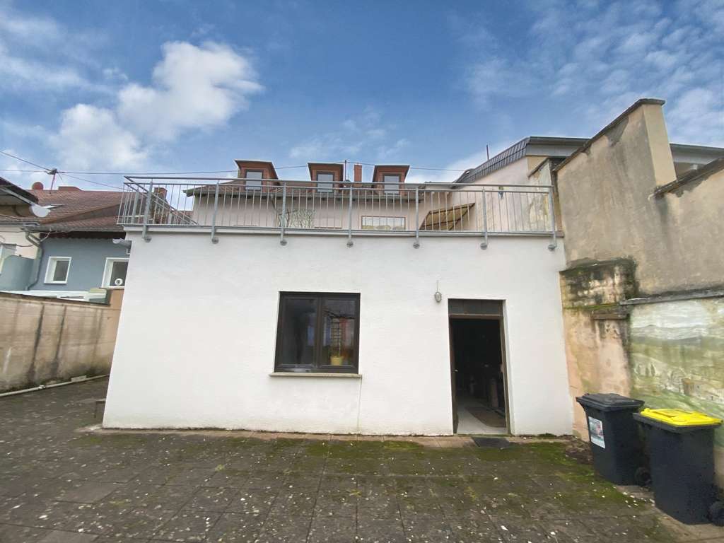 Immobilie in Rehlingen-Siersburg - Rendite oder Eigennutzung - Flexibles Mehrfamilienhaus in guter Ortslage - Bild 1