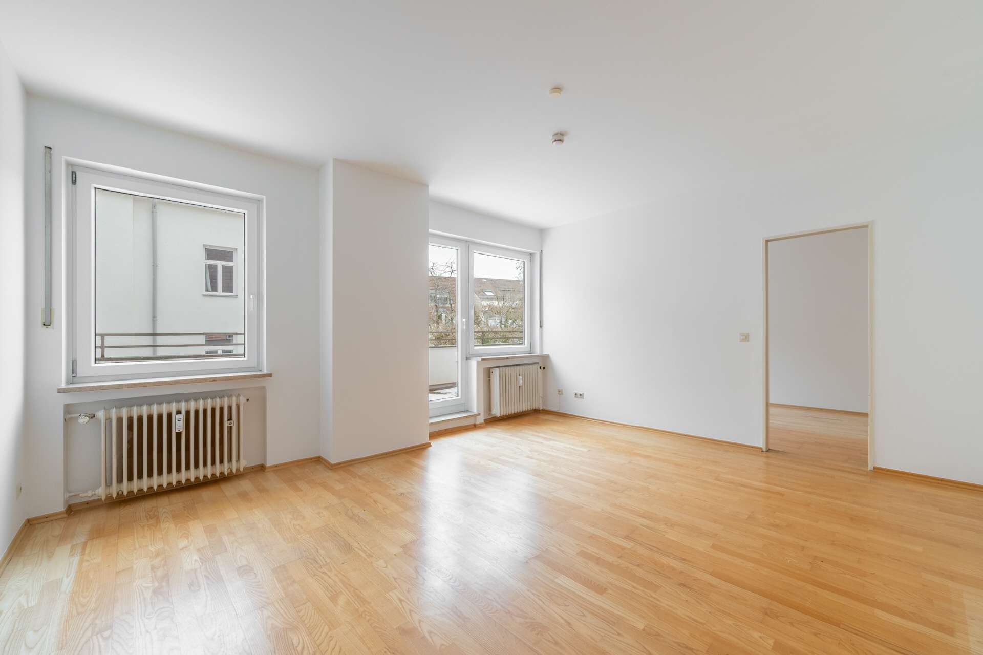 AIGNER - Attraktive 2-Zimmer-Wohnung mit Terrasse und Gestaltungsspielraum in Schwabing-West, München – Bild 1