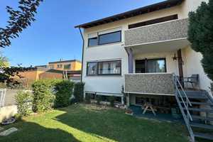 Großzügige, gepflegte Doppelhaushälfte mit 2 Balkonen und Garten in bevorzugter Lage – Esslingen (Kreis) – Vorschaubild 1