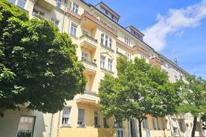 Weddingkiez: Schöne Altbauperle mit Balkon – Ideal zum Selbstnutzen oder Anlegen - Super Energiewert