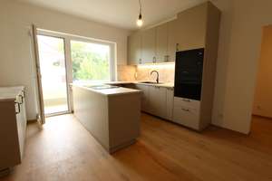 Totalrenoviert, 3 Zimmern, neue Küche, neue Badzimmer, Balkon und Garage in Essen-Rüttenscheid – 45131 Rüttenscheid, Essen – Vorschaubild 2