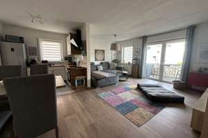 Charmante 3-Zimmer-Wohnung mit Balkon und zwei Stellplätzen in gepflegtem 6-Parteien-Haus