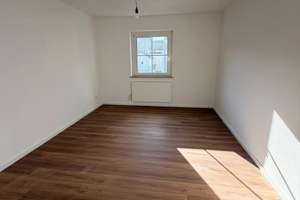 Helle, komplett modernisierte 3-Zimmer-Wohnung in Stuttgart-Kaltental – Fuchswaldstraße 103, 70569 Kaltental, Stuttgart – Vorschaubild 3