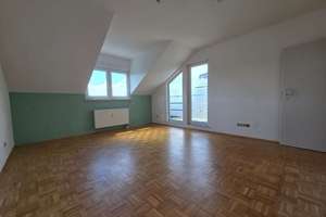 Geräumig & Leerstehend | 4 Zi.-Dachgeschoss-Wohnung+Dachterrasse | ruhiger Lage Enkheim nähe U-Bahn – 60388 Bergen-Enkheim, Frankfurt am Main – Vorschaubild 6