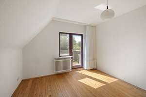 Familienfreundliches Zuhause - viel Platz, viel Licht, viel Potenzial – Die vollständige Adresse der Immobilie erhältst du vom Anbieter., 22359 Volksdorf, Hamburg – Vorschaubild 9