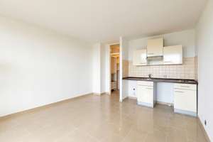 Bezugsfrei: 1-Zi.-Whg. mit Südbalkon und Parkhaus-Stellplatz in Frankfurt-Oberrad – 60599 Oberrad, Frankfurt am Main – Vorschaubild 3