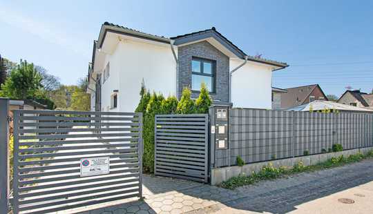 Bild von Großzügiges Zweifamilienhaus an der Grenze zu Marienthal – Benachbartes Wohnen mit 2 Familien