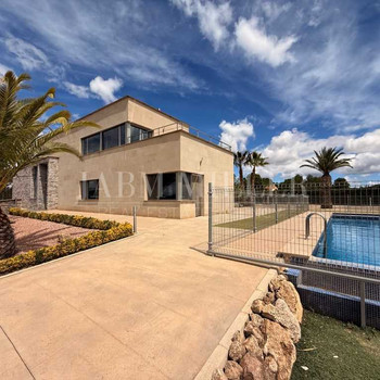 SPEKTAKULÄRE LUXUSVILLA IN YECLA MURCIA