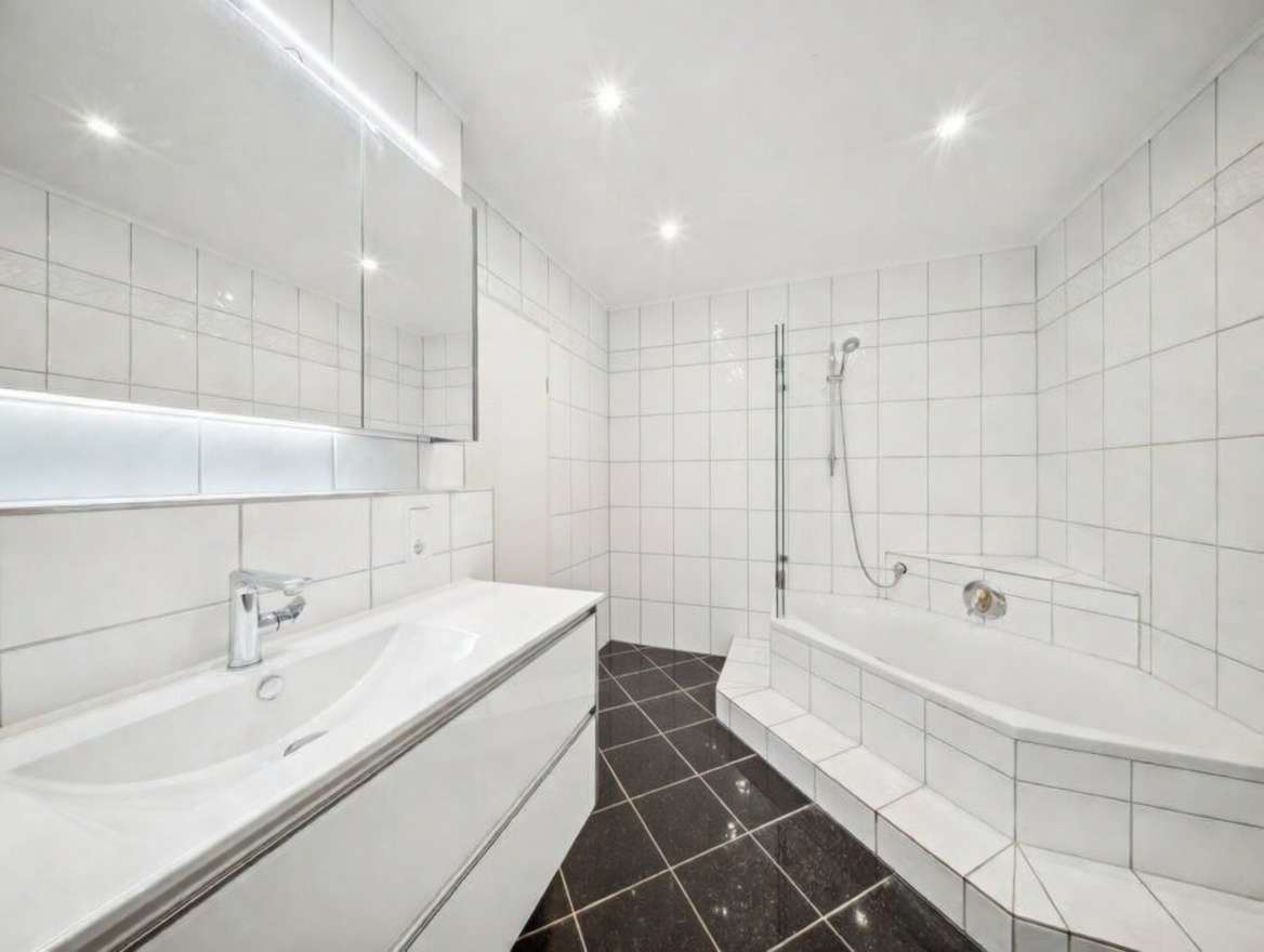 Immobilie in Wellen - Renovierte 5-Zimmer Erdgeschosswohnung mit Garten in Wellen - Bild 2