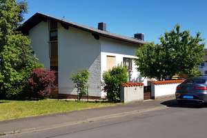 Sehr geräumiges Zweifamilienhaus mit Einliegerwohnung und Ausbaureserve! – Die vollständige Adresse der Immobilie erhältst du vom Anbieter., 35460 Staufenberg – Vorschaubild 1