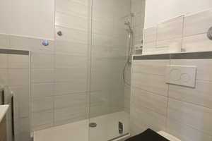 Moderne 2-Zimmer-Wohnung mit großzügigem Balkon, begehbarer Dusche, Abstellraum und Stellplatz  – Chemnitz – Vorschaubild 4