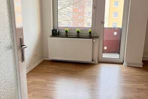 Wunderschöne Wohnung mit Balkon. Jetzt zugreifen! – Gesemannstr.  18, 38226 Lebenstedt, Salzgitter – Vorschaubild 1
